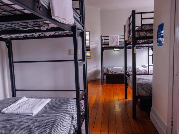 YHA Hobart Central : photo 1 de la chambre lit dans dortoir mixte de 6 lits