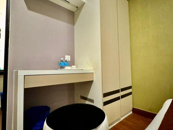 Chariton Hotel Nusa Bestari : photo 3 de la chambre chambre standard lit queen-size