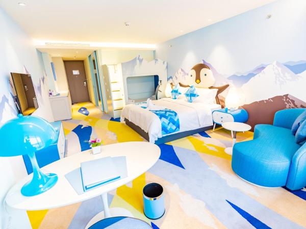 Shanghai Haichang Ocean Park Resort Hotel : photo 5 de la chambre penguin family queen room