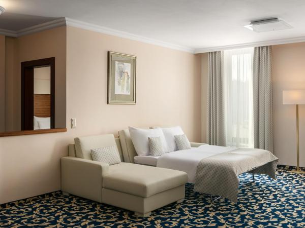 Grandhotel Nabokov : photo 3 de la chambre suite deluxe avec baignoire spa