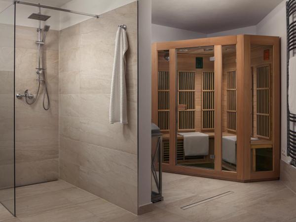 Grandhotel Nabokov : photo 7 de la chambre suite deluxe avec baignoire spa