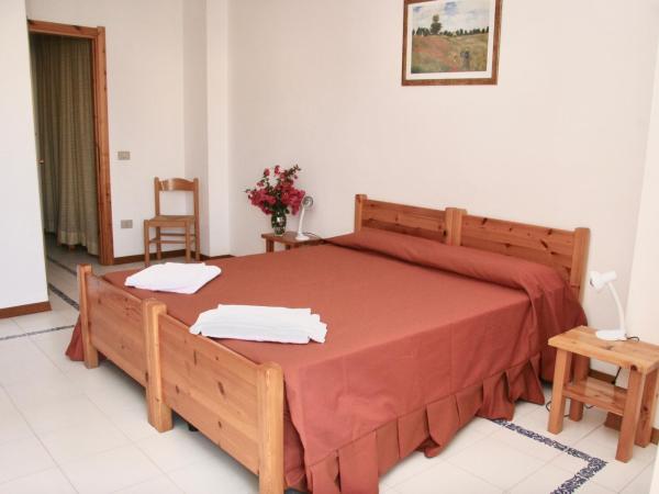 Residence with swimming-pool just a few steps from the beach : photo 2 de la chambre appartement 1 chambre