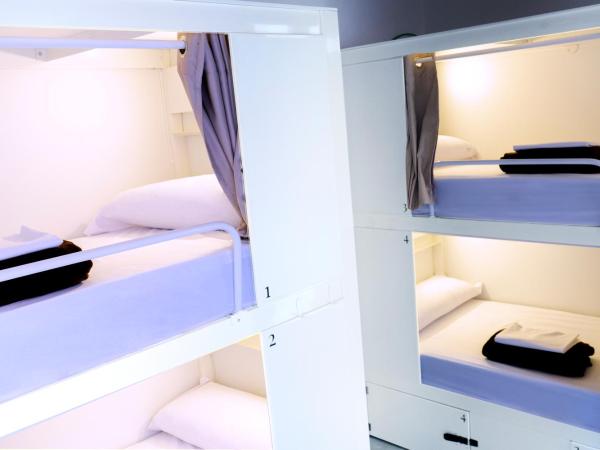 Black Swan Hostel Granada : photo 7 de la chambre lit dans un dortoir de 4 lits