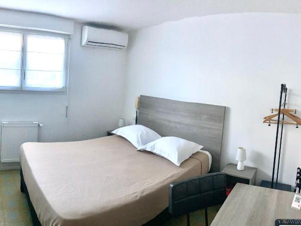 L'Isula Rossa : photo 1 de la chambre petite chambre double entre rez-de-jardin et sous-sol