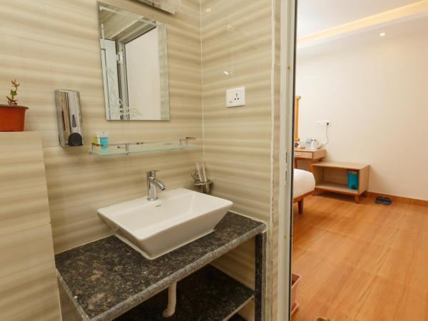 Samiyog Tourist Resort : photo 10 de la chambre suite avec vue sur lac 