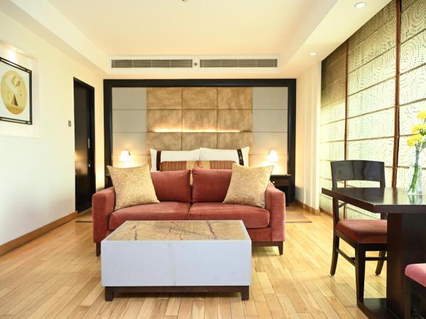 The LaLiT New Delhi : photo 4 de la chambre business suite - 10% discount on food & soft beverages, laundry & spa