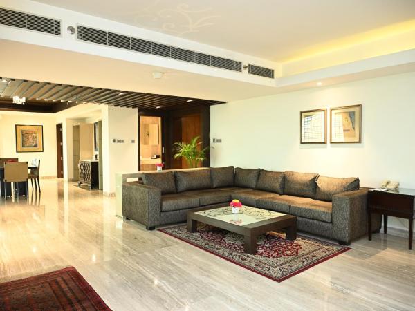 The LaLiT New Delhi : photo 2 de la chambre luxury suite - 10% discount on food & soft beverages, laundry & spa
