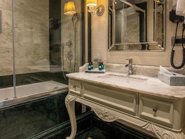 MFB Tarabya Hotel : photo 5 de la chambre chambre double de luxe avec vue sur le bosphore