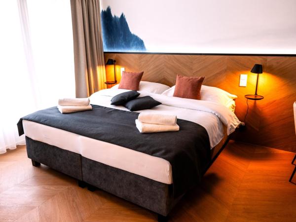 Botel Marina : photo 2 de la chambre chambre double deluxe - vue sur rivière