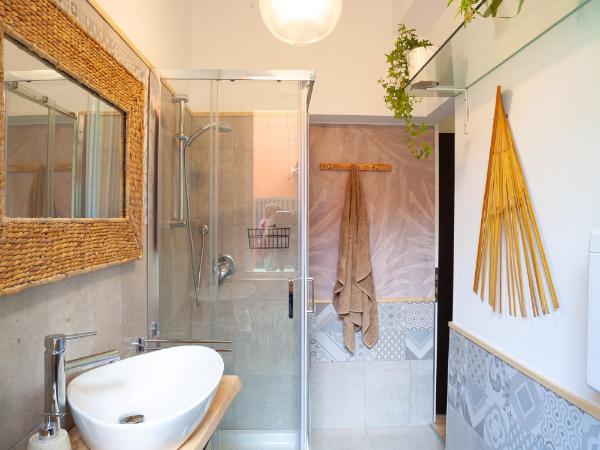 B&B La Volpina : photo 6 de la chambre chambre familiale avec salle de bains