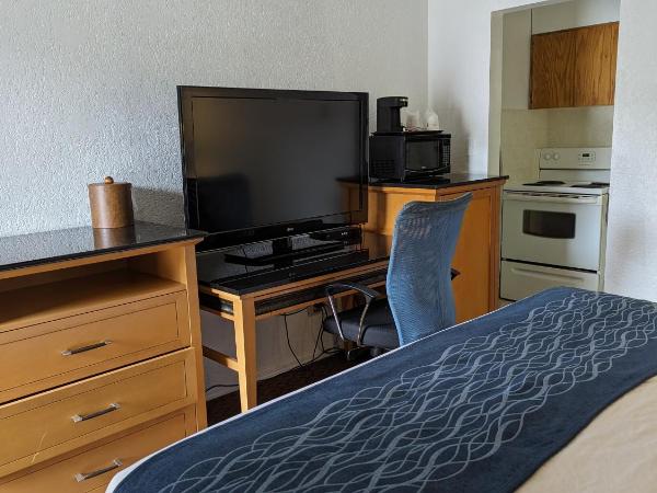 Howard Johnson by Wyndham Downtown Kamloops : photo 2 de la chambre studio lit king-size - non-fumeurs