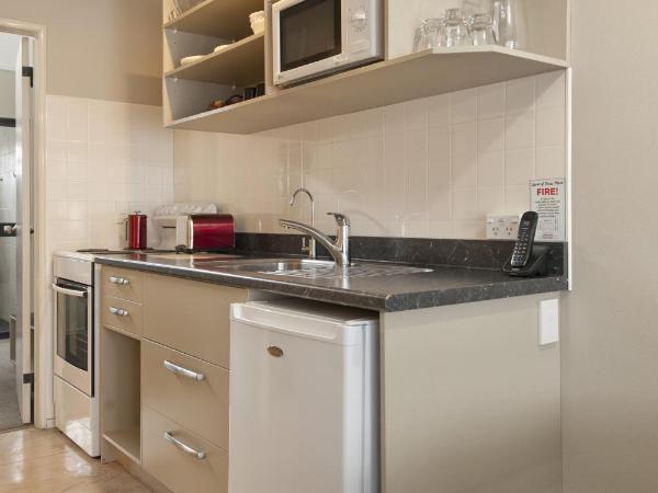 Sport Of Kings Motel : photo 7 de la chambre appartement 1 chambre avec jacuzzi