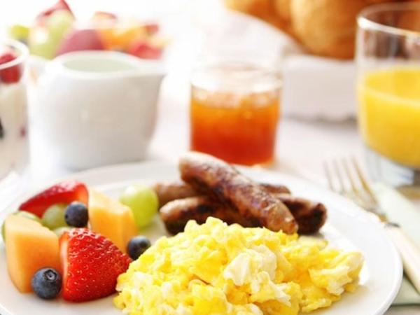 Crowne Plaza Hotel Dallas Downtown, an IHG Hotel : photo 2 de la chambre chambre lit queen-size pour personnes à mobilité réduite avec douche accessible en fauteuil roulant - non-fumeurs