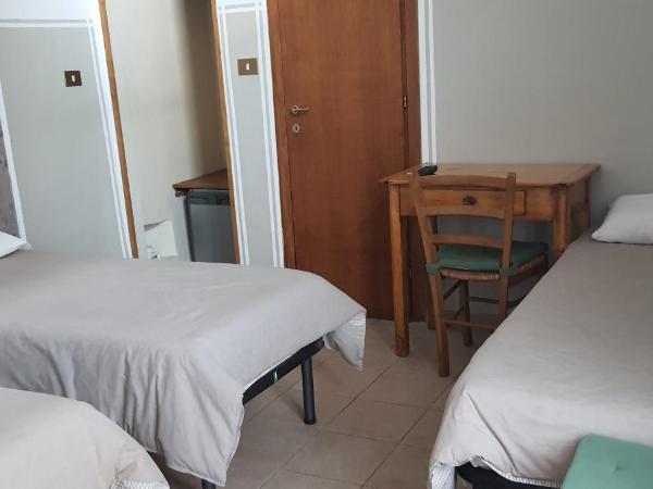 Albergo Avalon : photo 2 de la chambre chambre triple