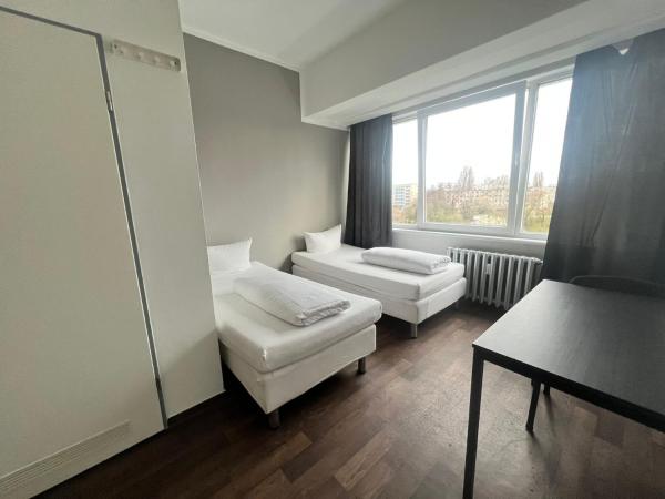 Ootel.com : photo 5 de la chambre chambre lits jumeaux - vue sur jardin
