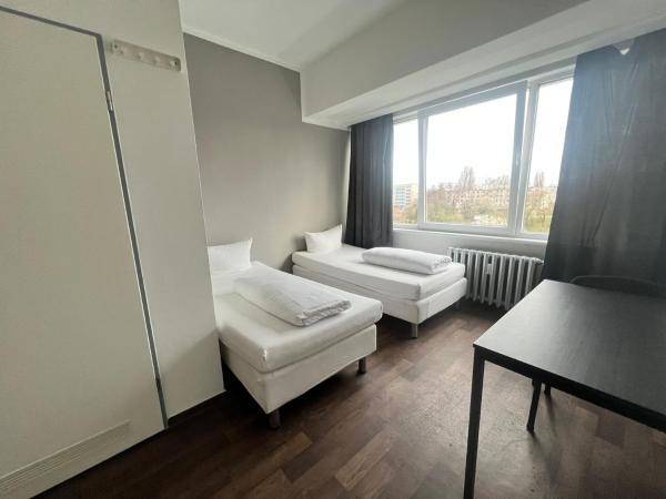 Ootel.com : photo 3 de la chambre chambre lits jumeaux - vue sur jardin