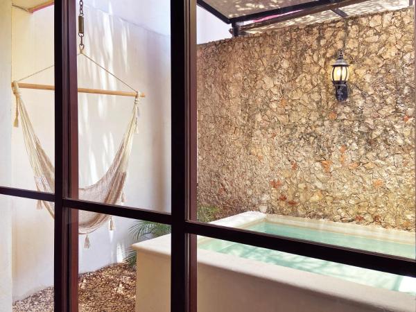 Art 57 Hotel - Adults Only : photo 10 de la chambre suite junior avec piscine privée 