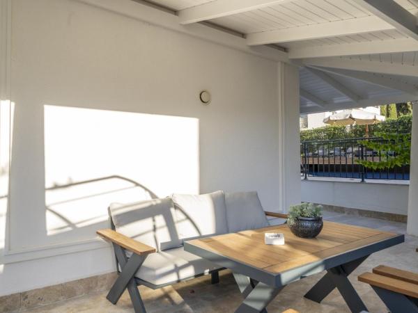 Noa Suite Hotel Only Adult : photo 9 de la chambre appartement - vue sur piscine 