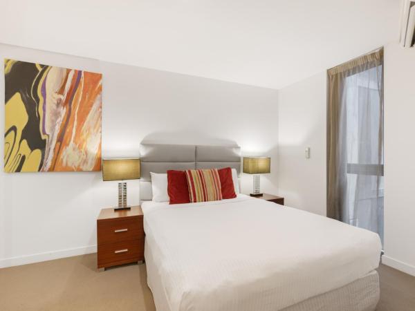 The Sebel Residences Melbourne Docklands Serviced Apartments : photo 9 de la chambre two-bedroom apartment with one queen bed and one double bed