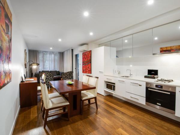 The Sebel Residences Melbourne Docklands Serviced Apartments : photo 7 de la chambre two-bedroom apartment with one queen bed and one double bed