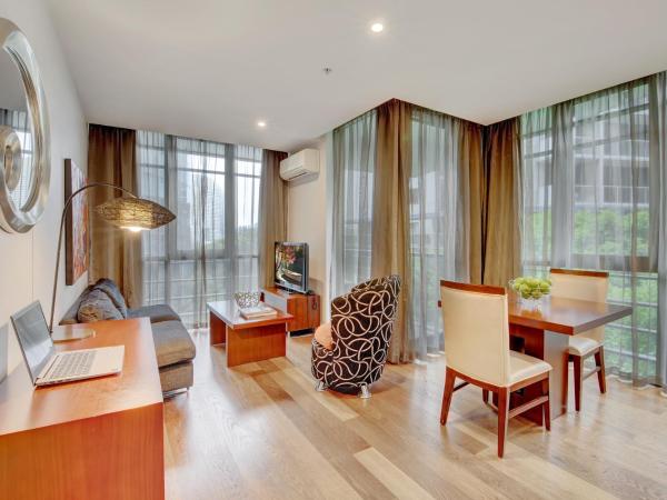 The Sebel Residences Melbourne Docklands Serviced Apartments : photo 10 de la chambre studio avec balcon