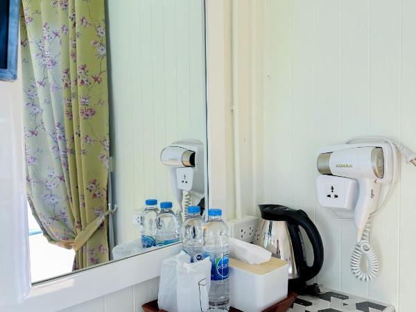 ชอว์ งาทอง รีสอร์ต Chor Ngar Thong Erawan Kanchanaburi : photo 5 de la chambre chambre lit king-size - vue sur lac