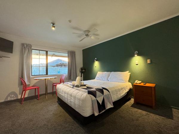 Oakwood Manor Motor Lodge : photo 1 de la chambre studio