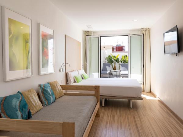 SmartRoom Barcelona : photo 3 de la chambre chambre double ou lits jumeaux supérieure avec terrasse