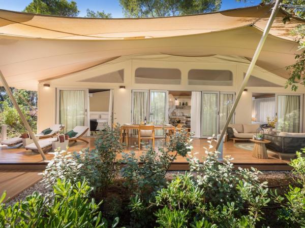 Arena One 99 Glamping : photo 2 de la chambre suite deluxe grande Évasion