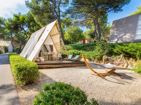 Arena One 99 Glamping : photo 1 de la chambre tente lodge 2 chambres supérieure