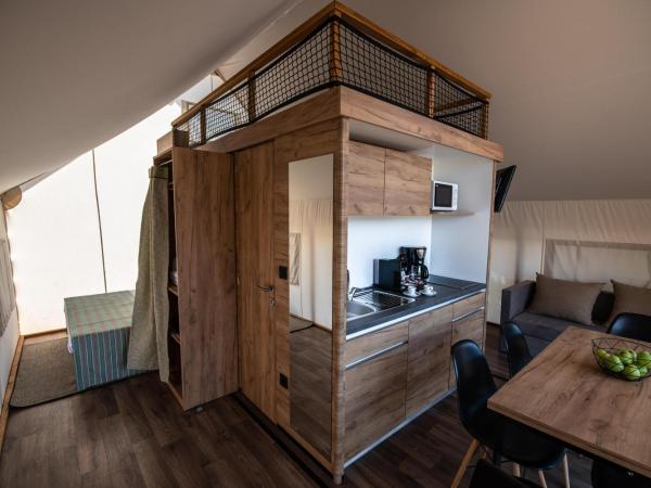 Arena One 99 Glamping : photo 8 de la chambre tente safari 3 chambres supérieure