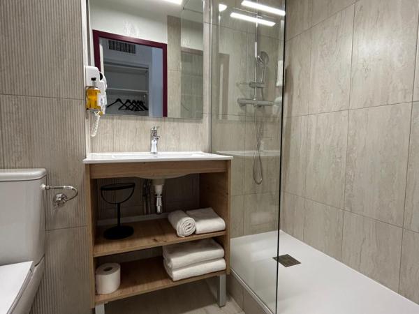 Logis Hotel De La Clape : photo 8 de la chambre chambre double confort