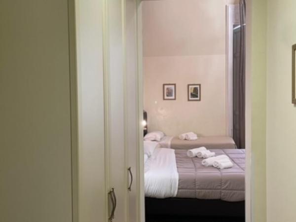 Umberto House Catania : photo 6 de la chambre chambre triple confort