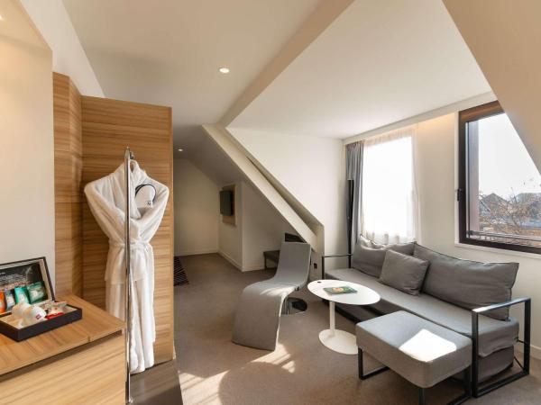 Novotel Suites Colmar Centre : photo 7 de la chambre suite lit queen-size exécutive avec canapé-lit