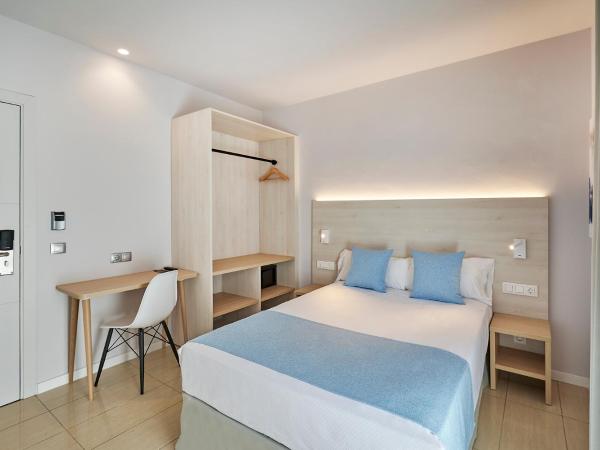 URH Excelsior : photo 2 de la chambre chambre double avec balcon