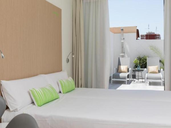 SmartRoom Barcelona : photo 1 de la chambre chambre double ou lits jumeaux supérieure avec terrasse