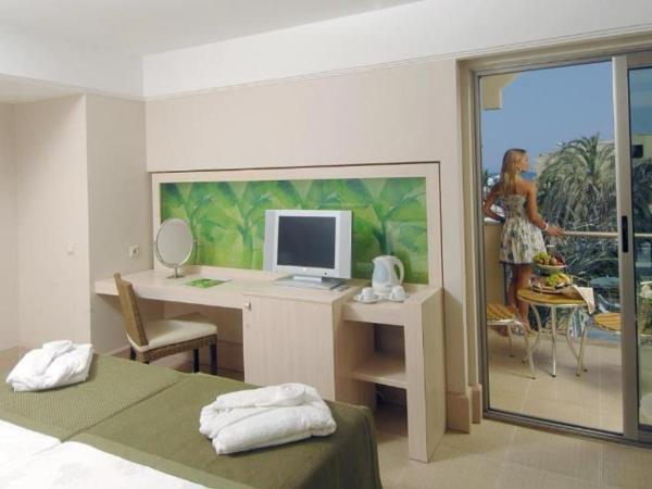 Ambassador Hotel & Spa- All Inclusive : photo 1 de la chambre chambre double avec balcon - bâtiment principal