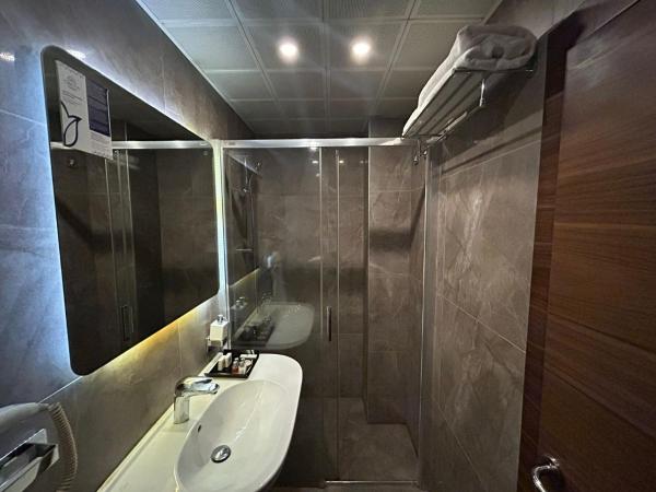 Turk Inn 2017 Otel : photo 2 de la chambre chambre triple standard