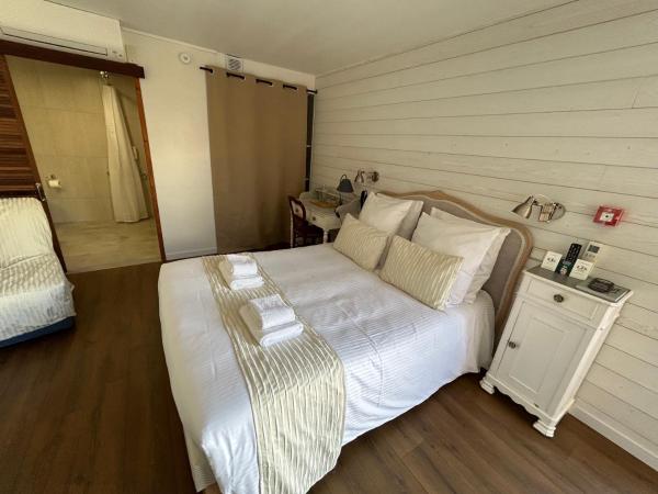 Logis Hotel De La Clape : photo 5 de la chambre chambre triple - accessible aux personnes à mobilité réduite