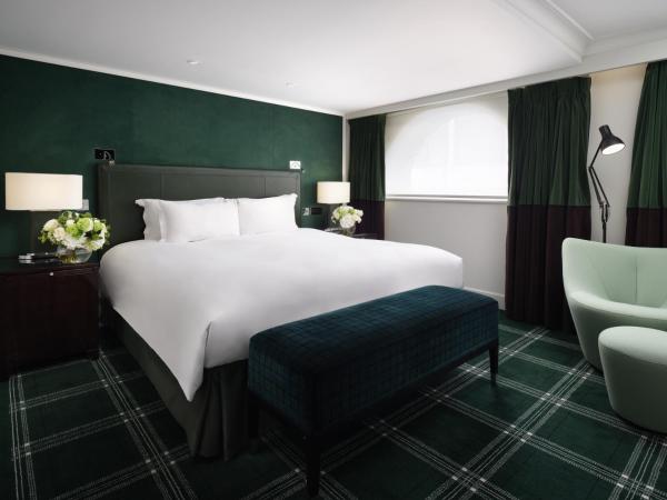 Sofitel London St James : photo 3 de la chambre suite lit king-size deluxe avec salon séparé et canapé-lit