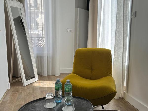 Le Grand Hôtel Mont Dore : photo 9 de la chambre chambre lit queen-size