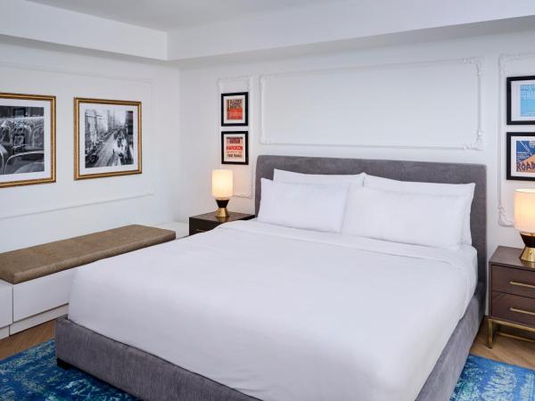 Pantages Hotel Toronto Centre : photo 3 de la chambre chambre king city