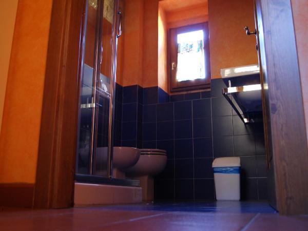 Al Canto B&B : photo 4 de la chambre chambre double ou lits jumeaux - vue sur jardin