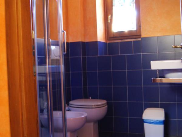 Al Canto B&B : photo 8 de la chambre chambre double ou lits jumeaux - vue sur jardin