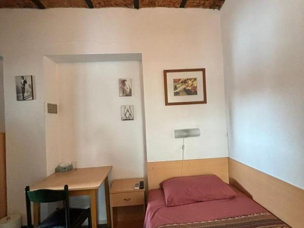 LGY Bed & Breakfast ONLY MEN : photo 2 de la chambre chambre simple avec salle de bains 