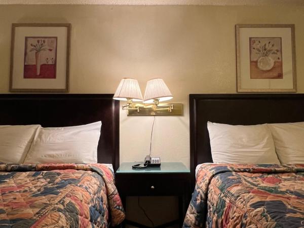 Columbus Motor Inn : photo 1 de la chambre chambre avec 2 grands lits queen-size
