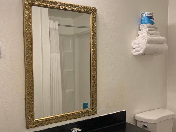 Columbus Motor Inn : photo 8 de la chambre chambre lit king-size traditionnelle