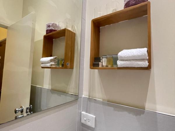 Grand Central Serviced Apartments : photo 2 de la chambre studio lit king-size