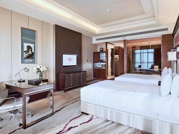 Crowne Plaza Tianjin Jinnan, an IHG Hotel : photo 2 de la chambre chambre double standard avec 2 lits doubles