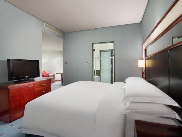 Crowne Plaza Wuxi City Center : photo 4 de la chambre suite 1 chambre lit king-size - vue sur canal